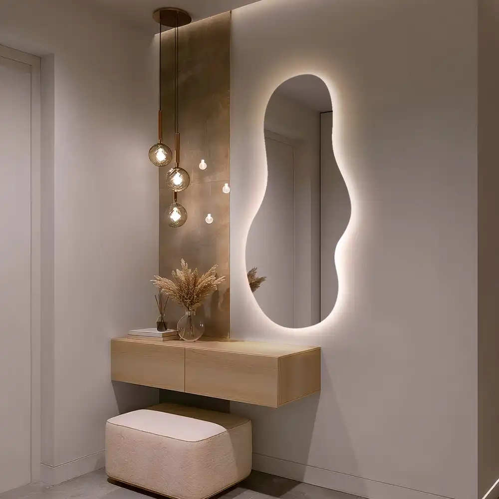 Moderní organické nástěnné zrcadlo s LED osvětlením