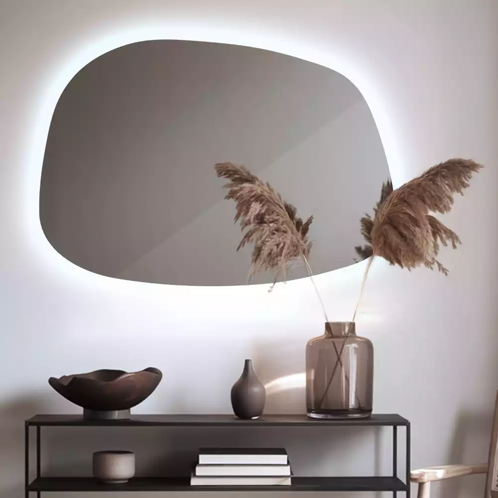 Nepravidelné zrcadlo ve tvaru skvrny s modernistickým designem