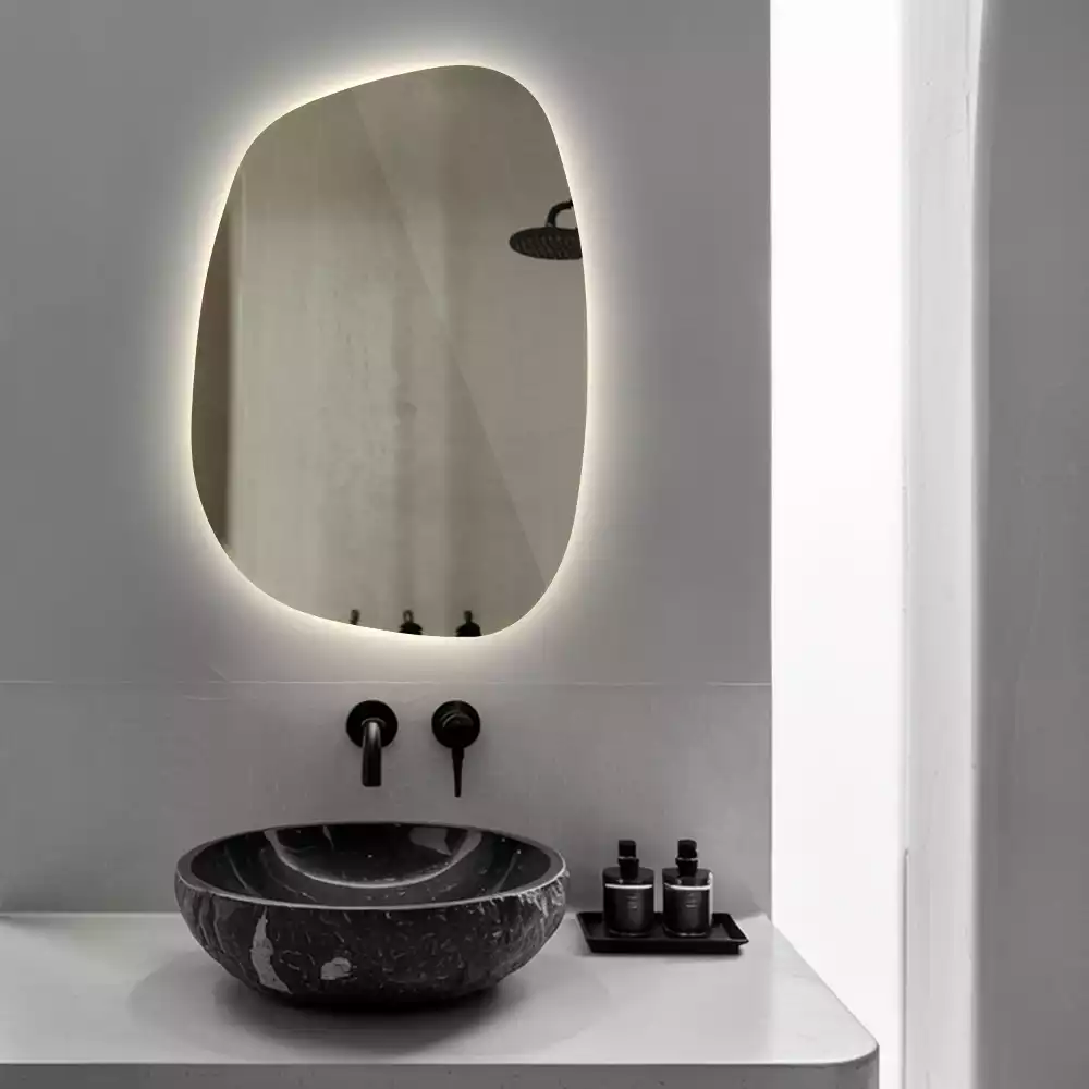 Nepravidelné zrcadlo ve tvaru skvrny s modernistickým designem