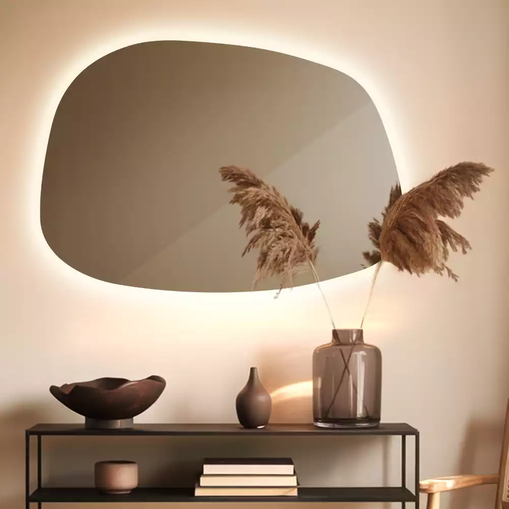Nepravidelné zrcadlo ve tvaru skvrny s modernistickým designem