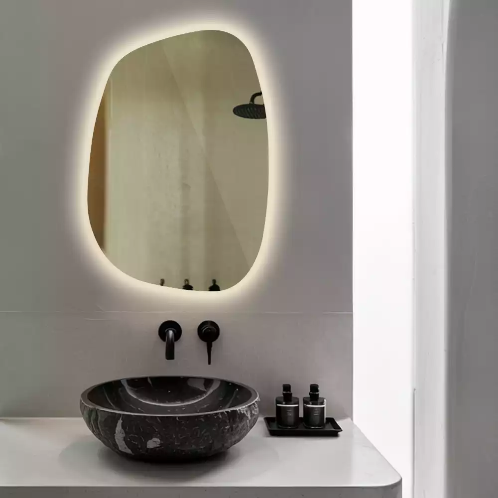 Nepravidelné zrcadlo ve tvaru skvrny s modernistickým designem