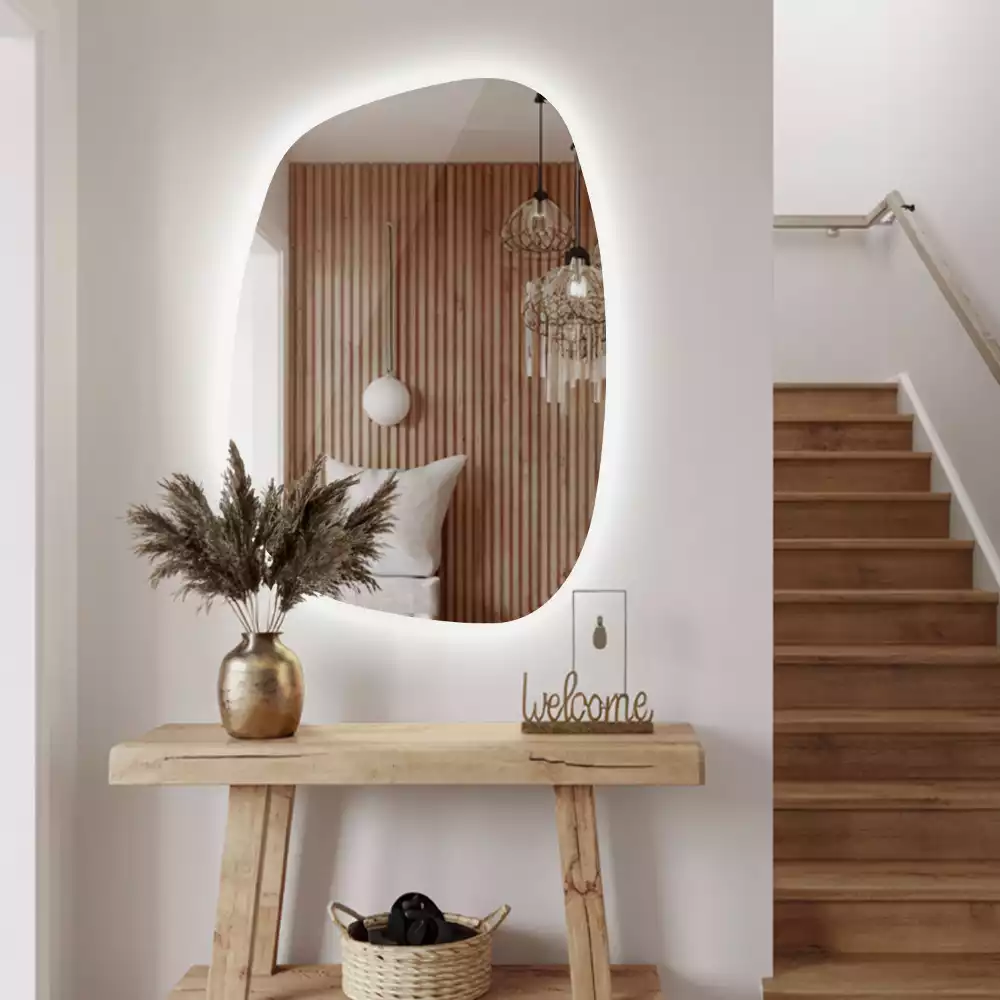 Nepravidelné zrcadlo ve tvaru skvrny s modernistickým designem
