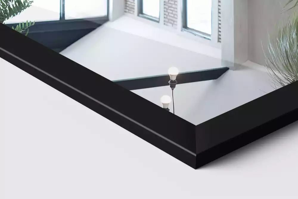 Zrcadlo do pokoje ve stojací verzi s elegantním černým rámem