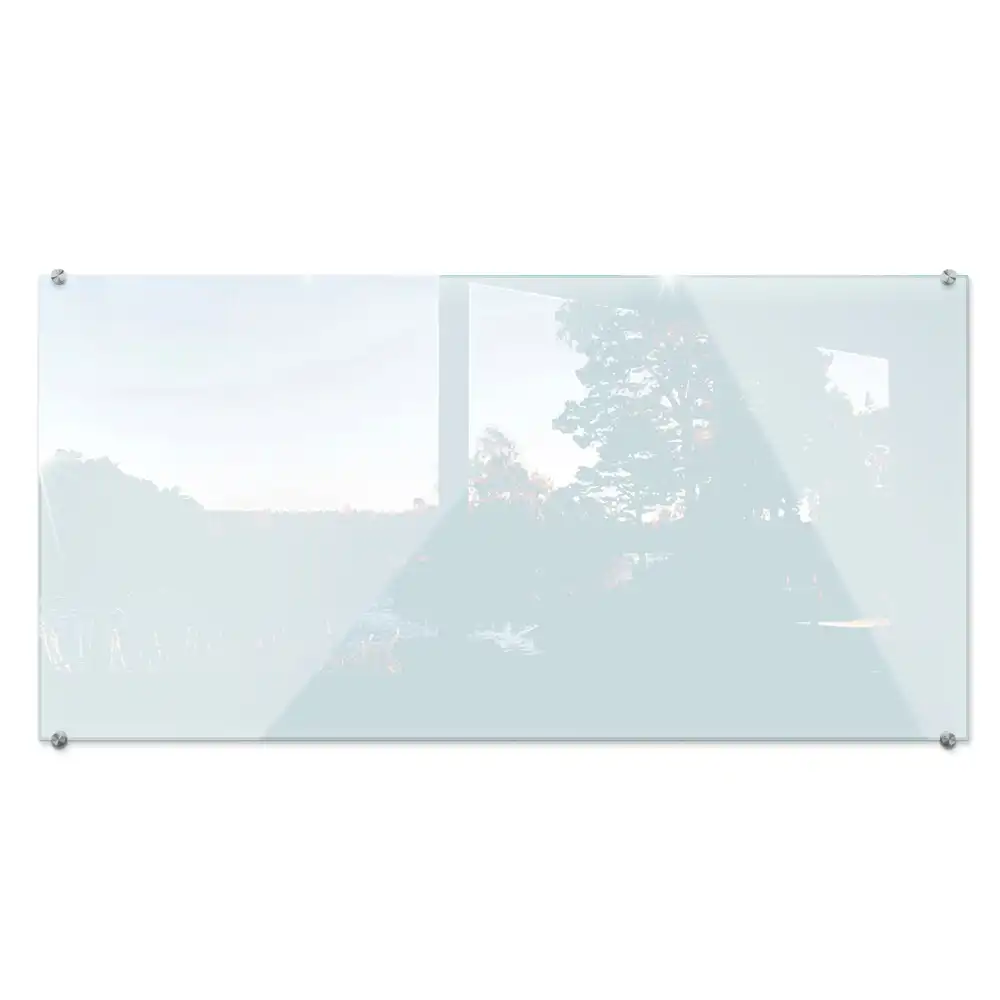 Transparentní kuchyňský panel