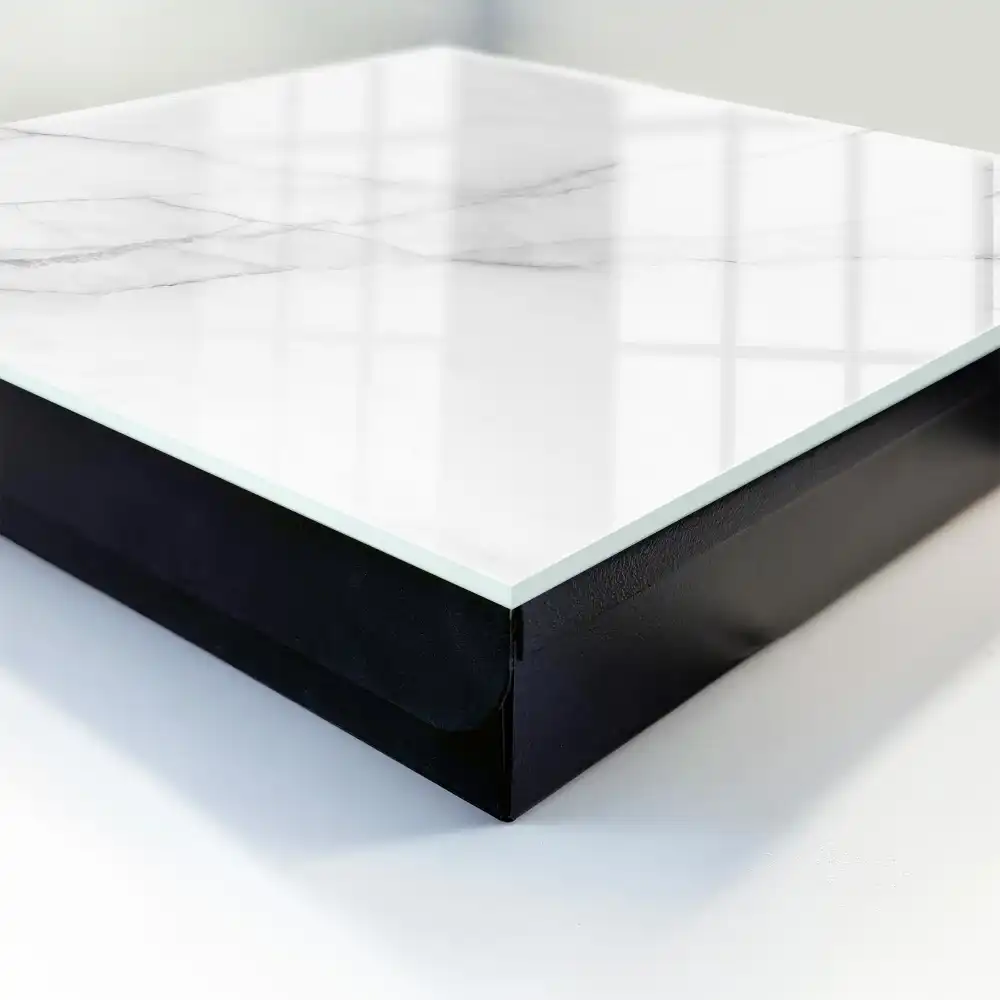 Elegantní box na klíče s jemným mramorovým vzorem