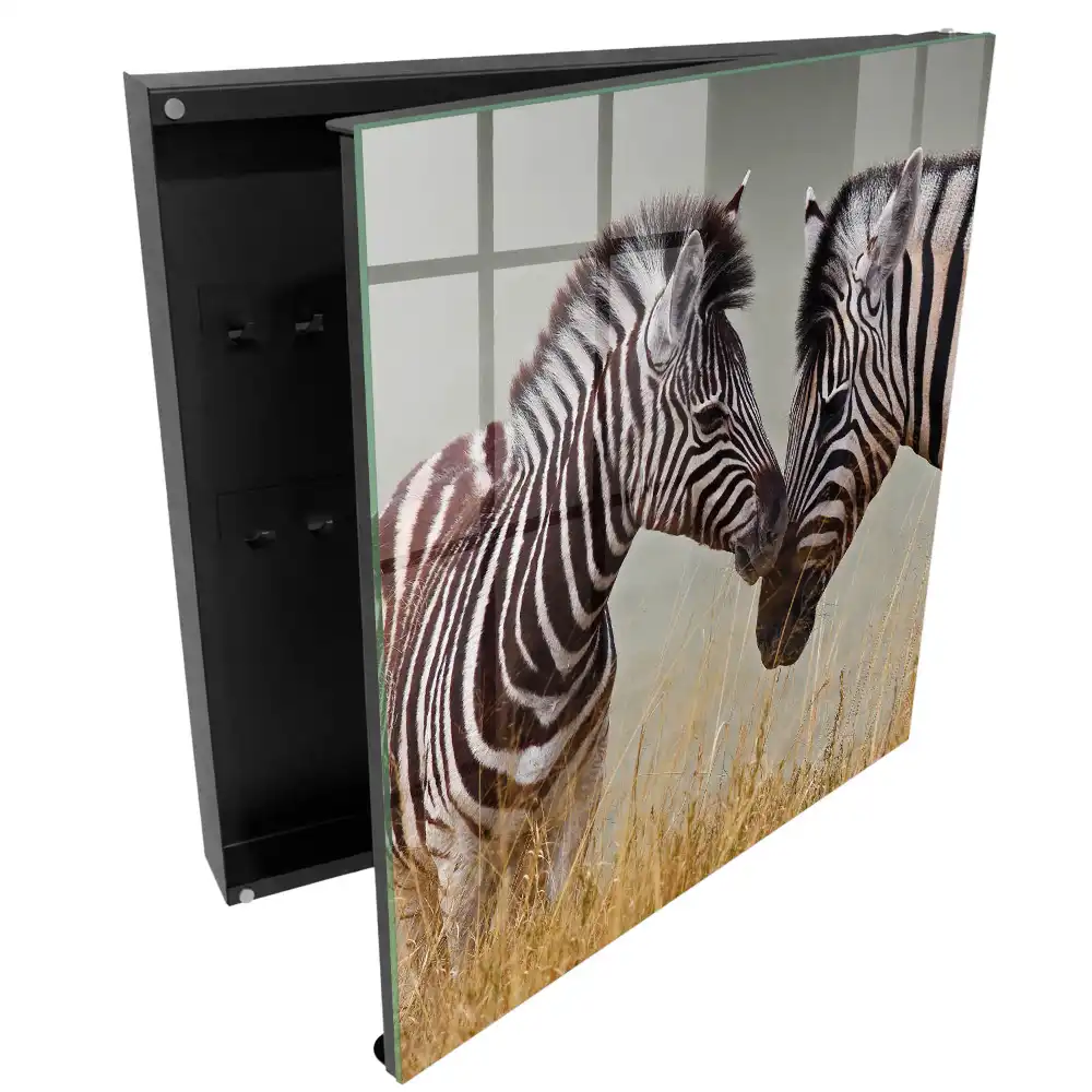 Box na klíče se vzorem zeber v přírodě na béžovém pozadí