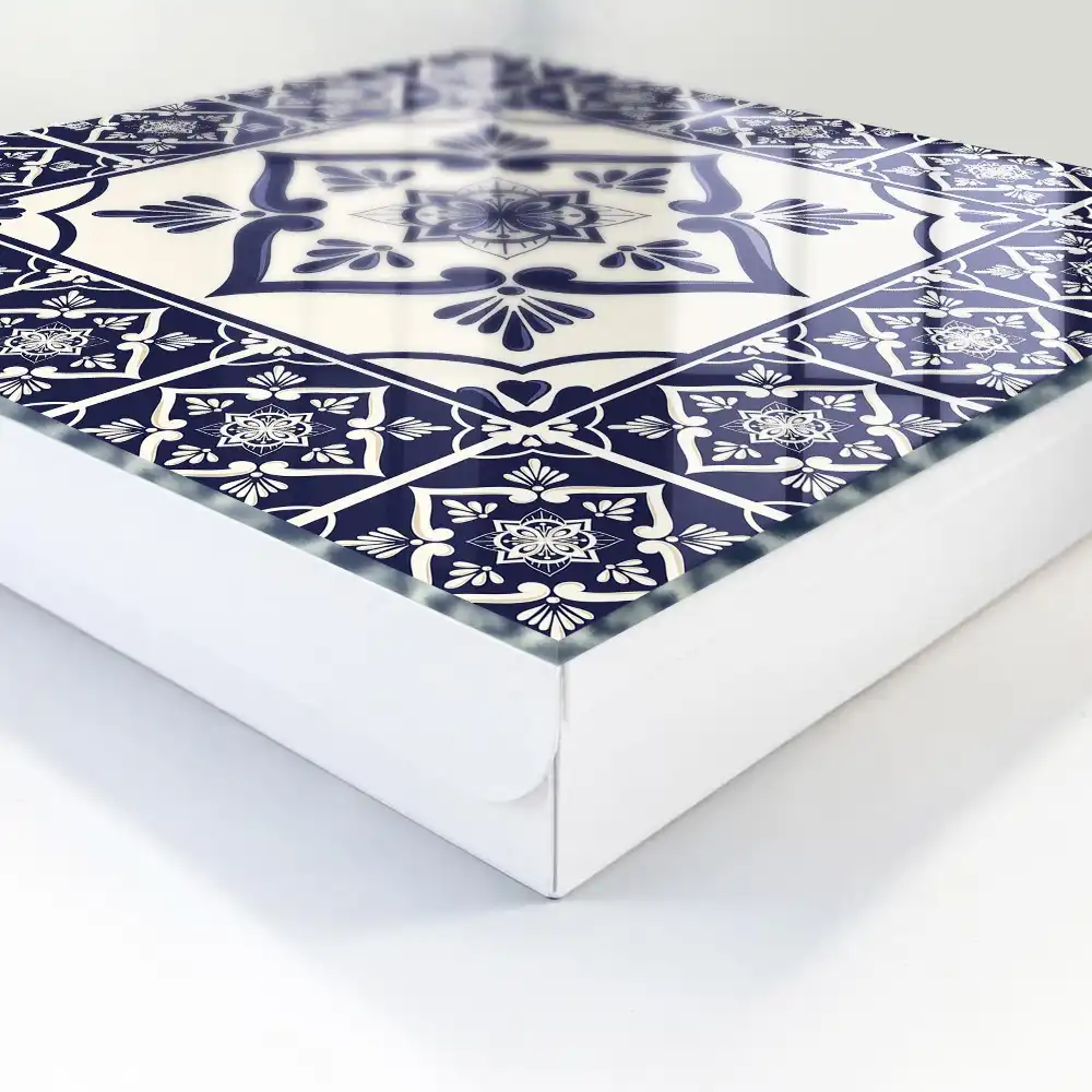 Box na klíče s geometrickými a květinovými vzory