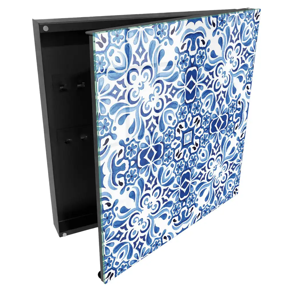 Nástěnná schránka na klíče se symetrickým motivem v modrých odstínech