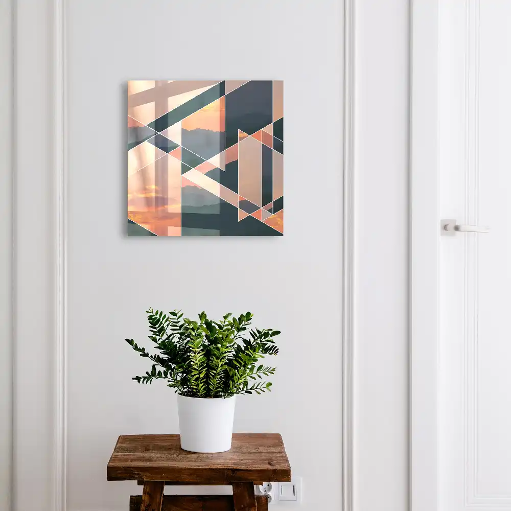 Nástěnná skříňka na klíče s motivem geometrie a horské krajiny