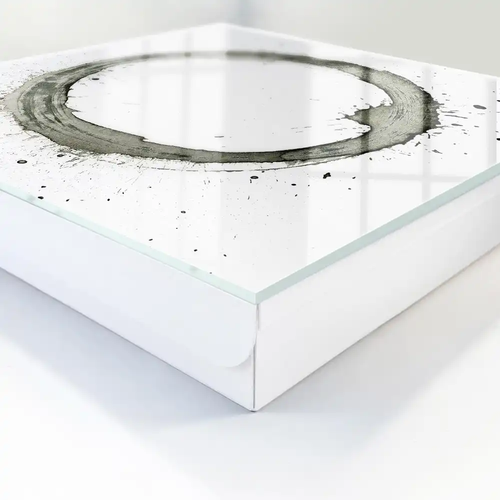 Minimalistický box na klíče s motivem kruhu a cákanců barvy