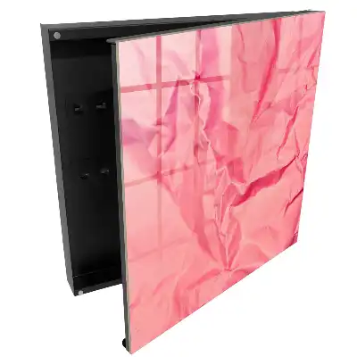 Růžový box na klíče s jemnou texturou a designem záhybů