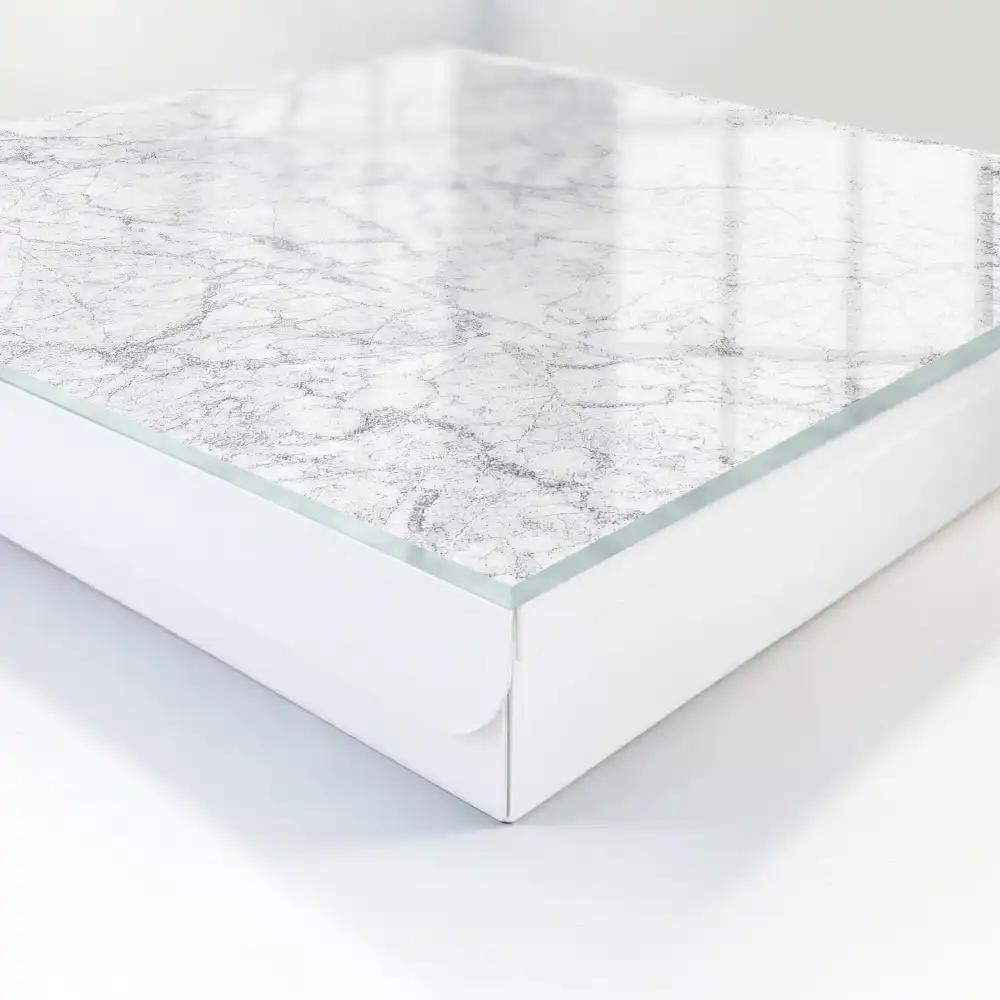 Box na klíče v šedém mramorovém provedení s elegantní texturou žilek