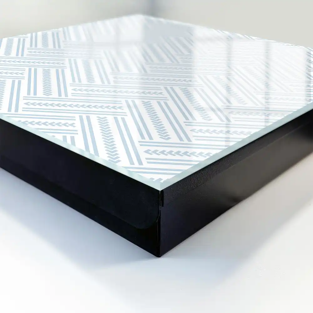 Geometrický box na klíče s motivem rybí kosti