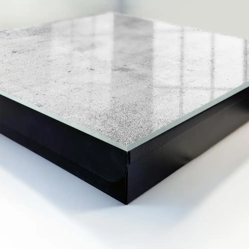 Box na klíče v designu šedého betonu do interiéru