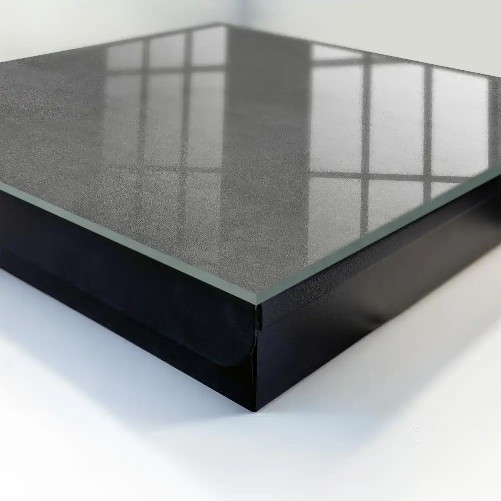 Elegantní box na klíče v šedé barvě s jemnými tónovými přechody