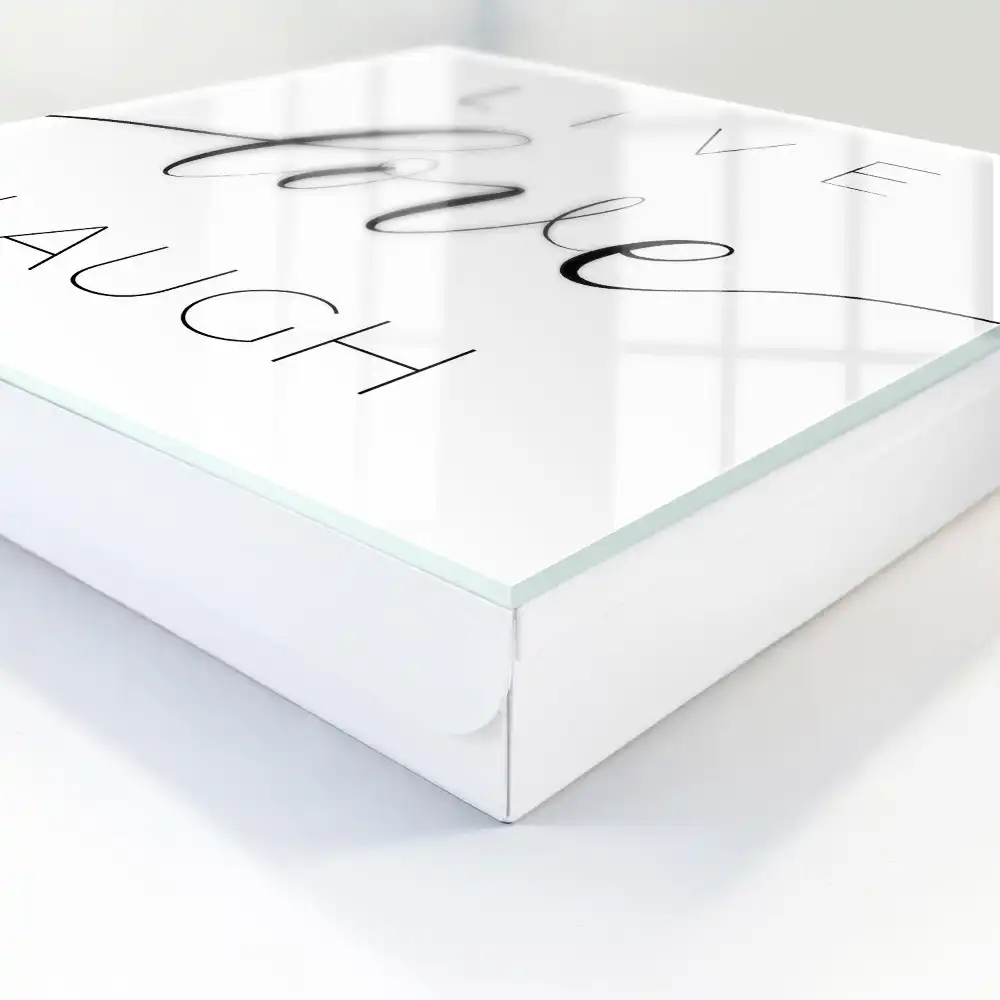 Box na klíče s motivačními slovy v minimalistickém stylu