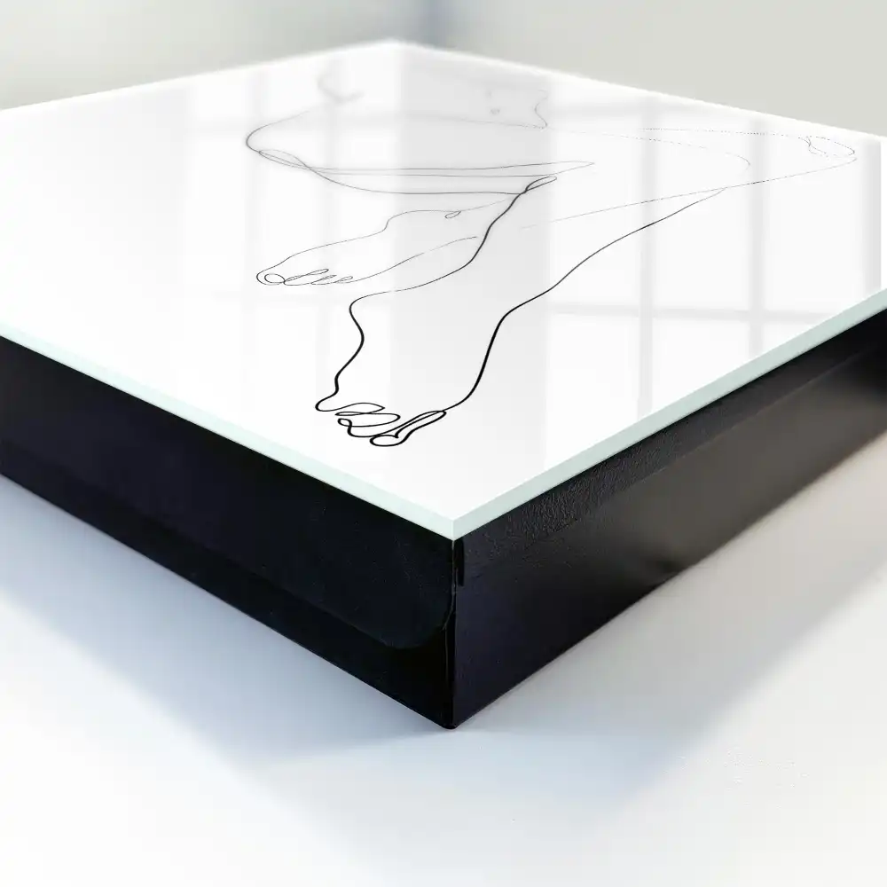 Nástěnná skříňka na klíče v minimalistickém stylu