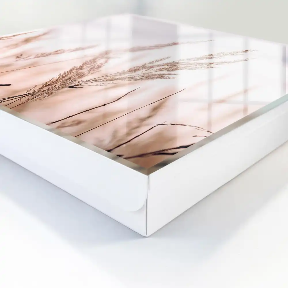 Box na klíče s motivem kymácející se trávy a relaxační atmosférou