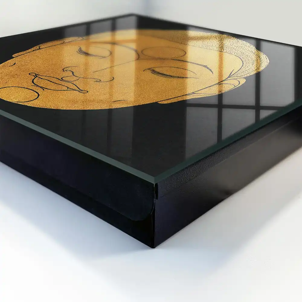 Minimalistický box na klíče s meditačním motivem v teplých barvách