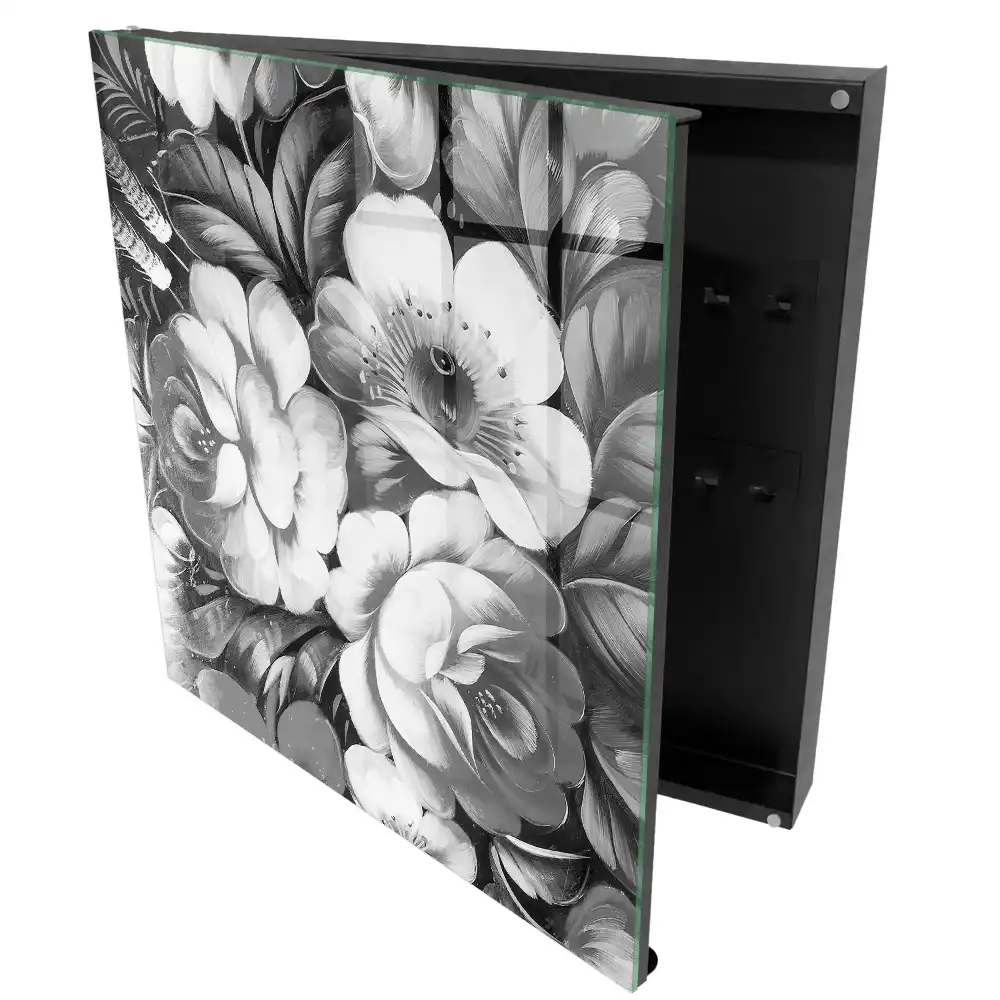 Box na klíče s motivem černobílých květin v elegantní kompozici