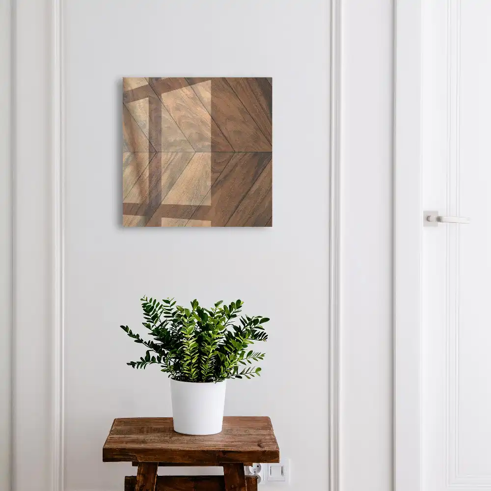 Dřevěná skříňka na klíče v elegantním designu rybí kosti