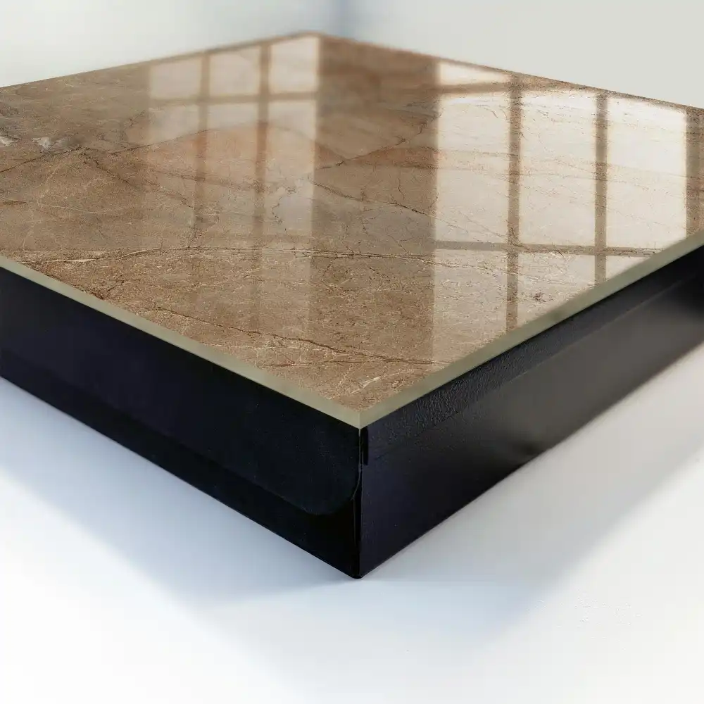 Nástěnná skříňka na klíče v přírodních odstínech s elegantními liniemi