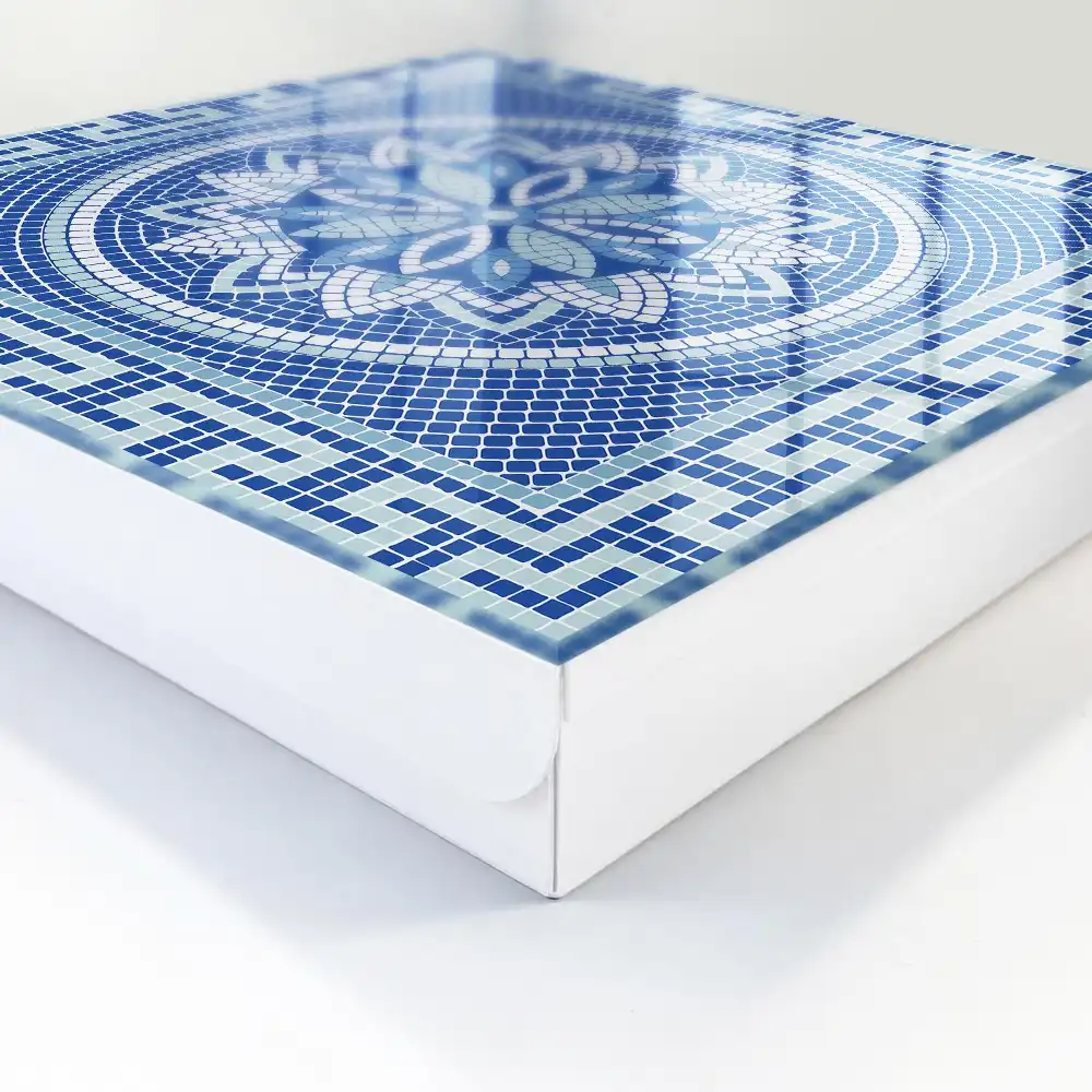 Box na klíče s geometrickou mozaikou a květinovým vzorem