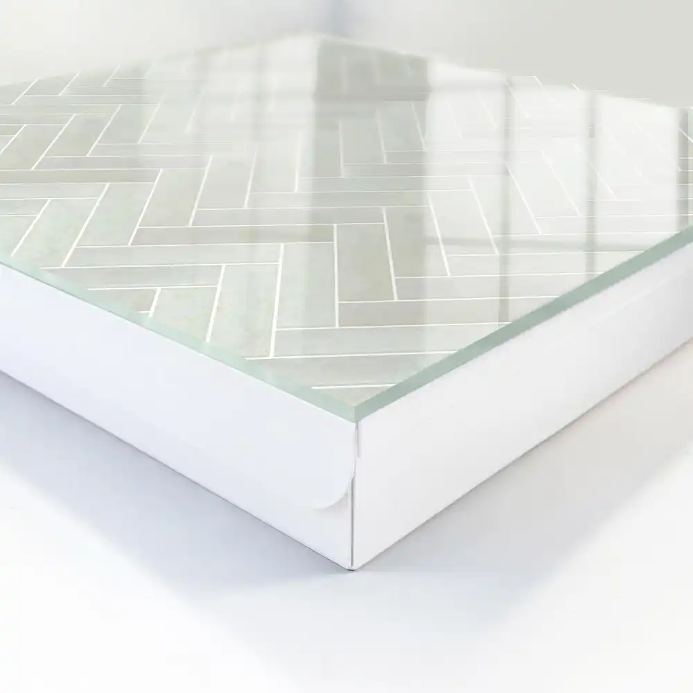 Geometrický box na klíče s motivem rybí kosti v tlumených barvách