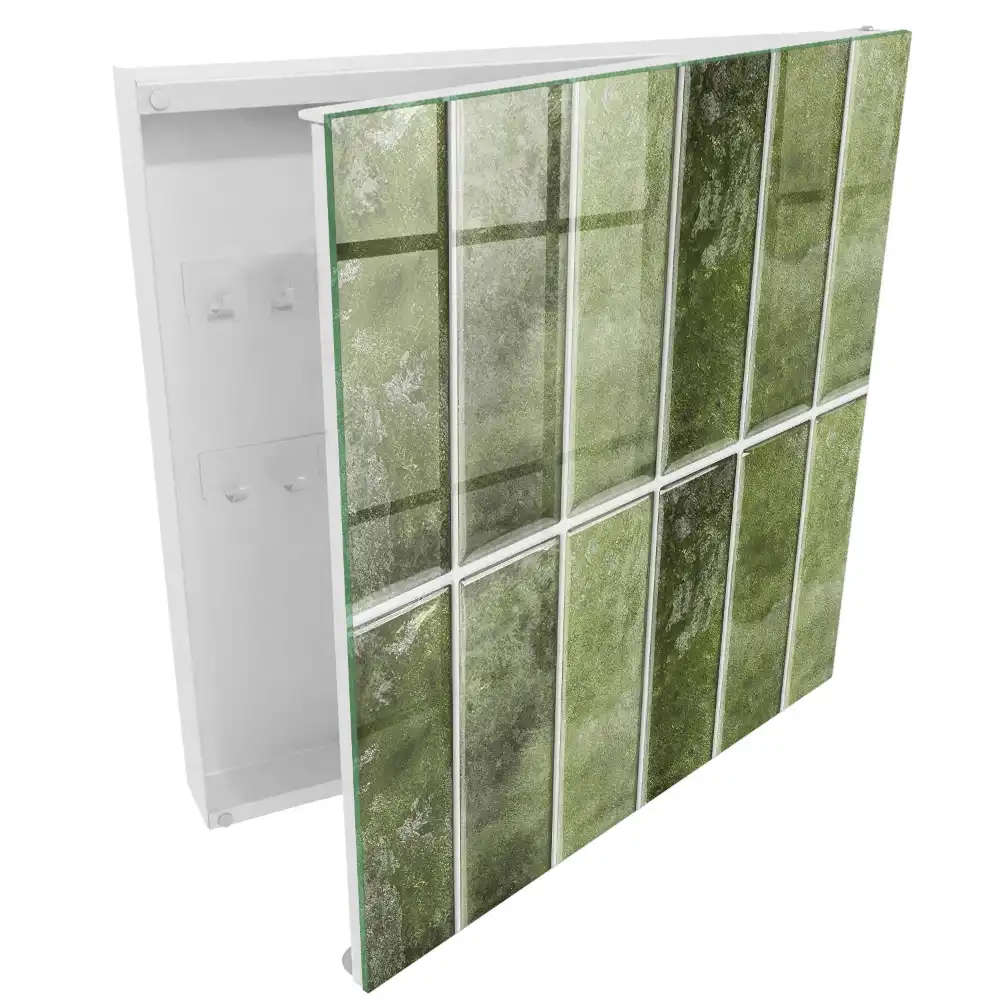 Nástěnná schránka na klíče se vzorem zelených dlaždic v různých odstínech