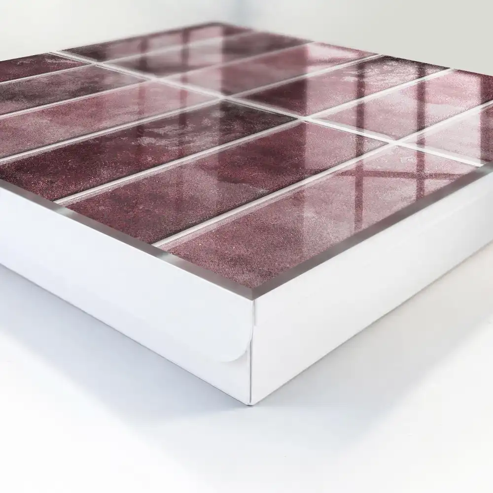 Box na klíče s motivem vínových dlaždic a elegantní texturou