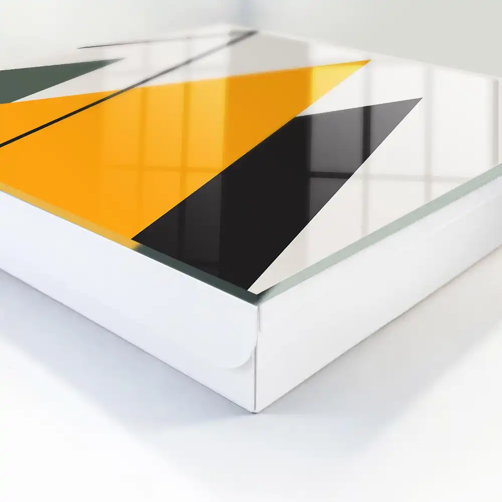 Box na klíče s geometrickým vzorem trojúhelníků v různých barvách