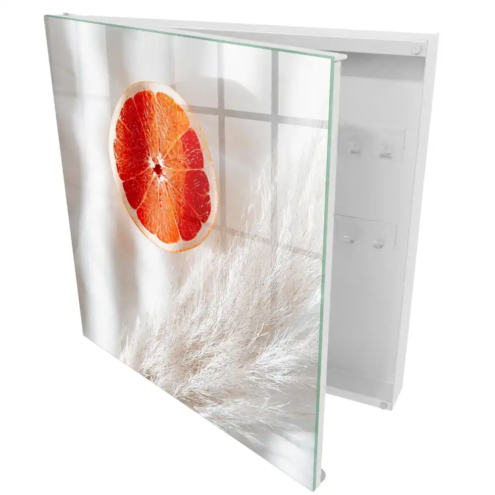 Nástěnná skříňka na klíče v barvě grapefruitu s krémovou strukturou