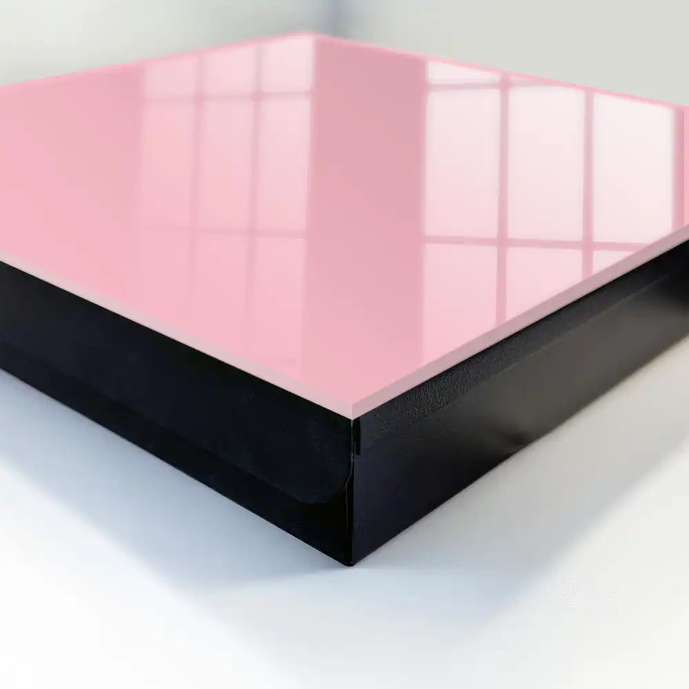 Růžová schránka na klíče v jemném odstínu