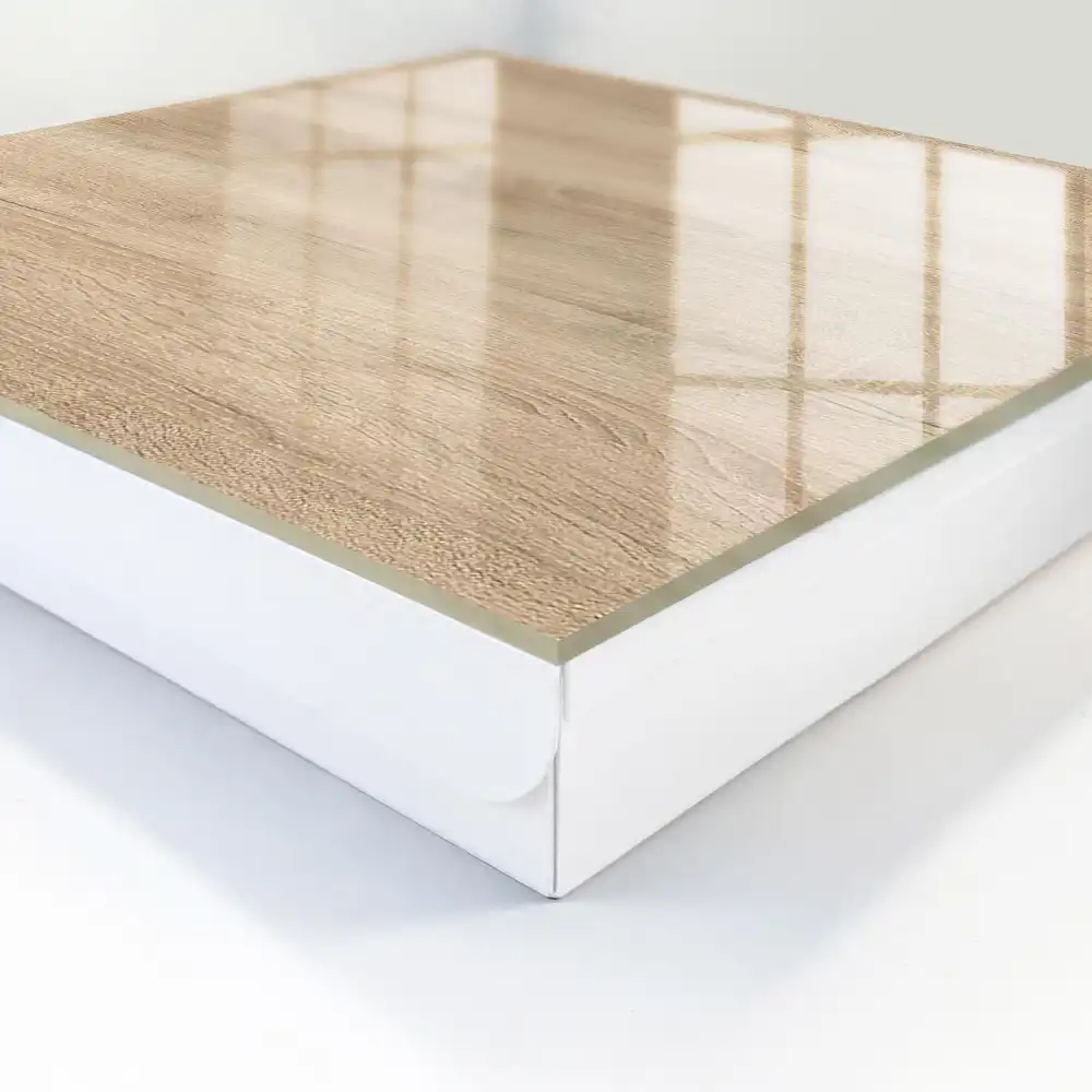 Dřevěný box na klíče v béžové barvě s útulnou texturou