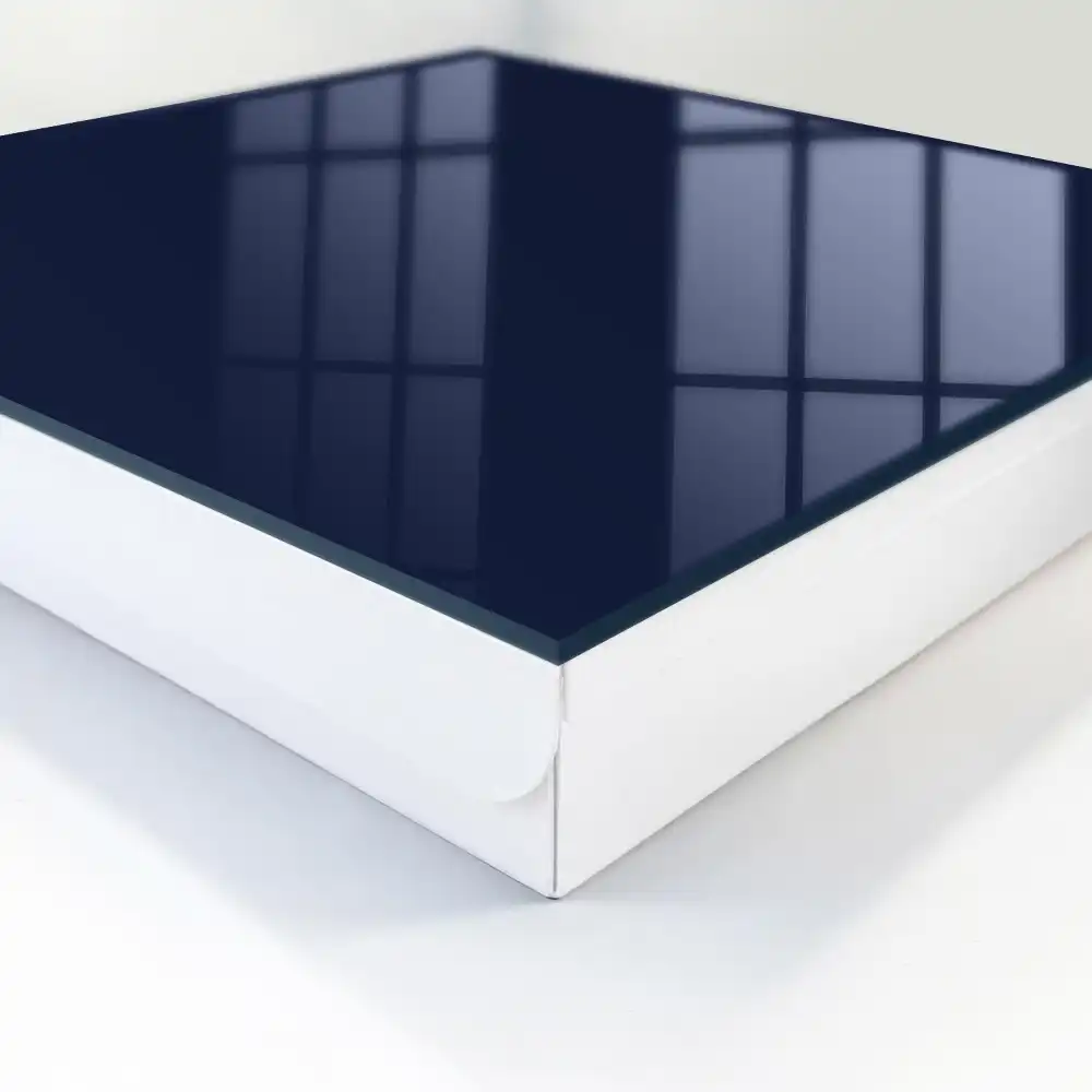 Moderní elegantní box na klíče v tmavě modré barvě