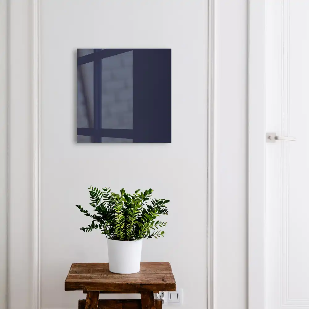 Moderní elegantní box na klíče v tmavě modré barvě