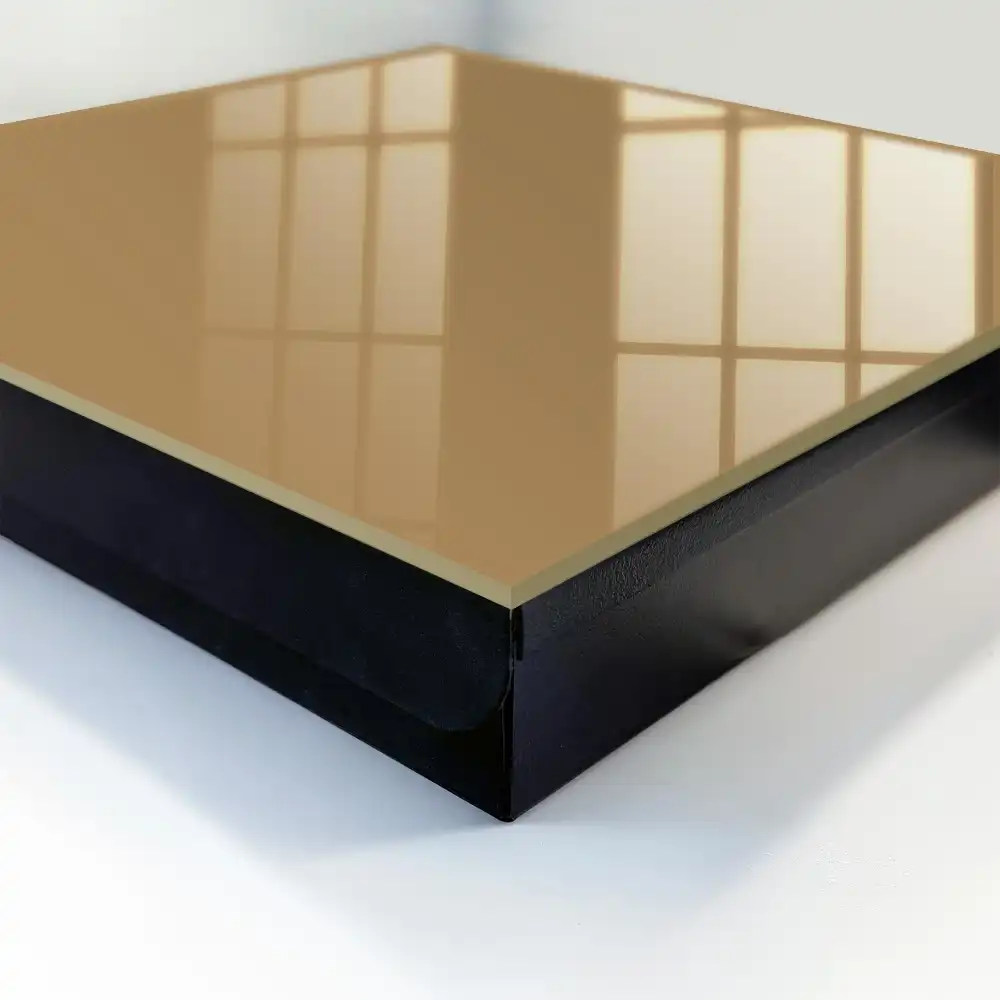 Minimalistický box na klíče v zářivě oranžové barvě