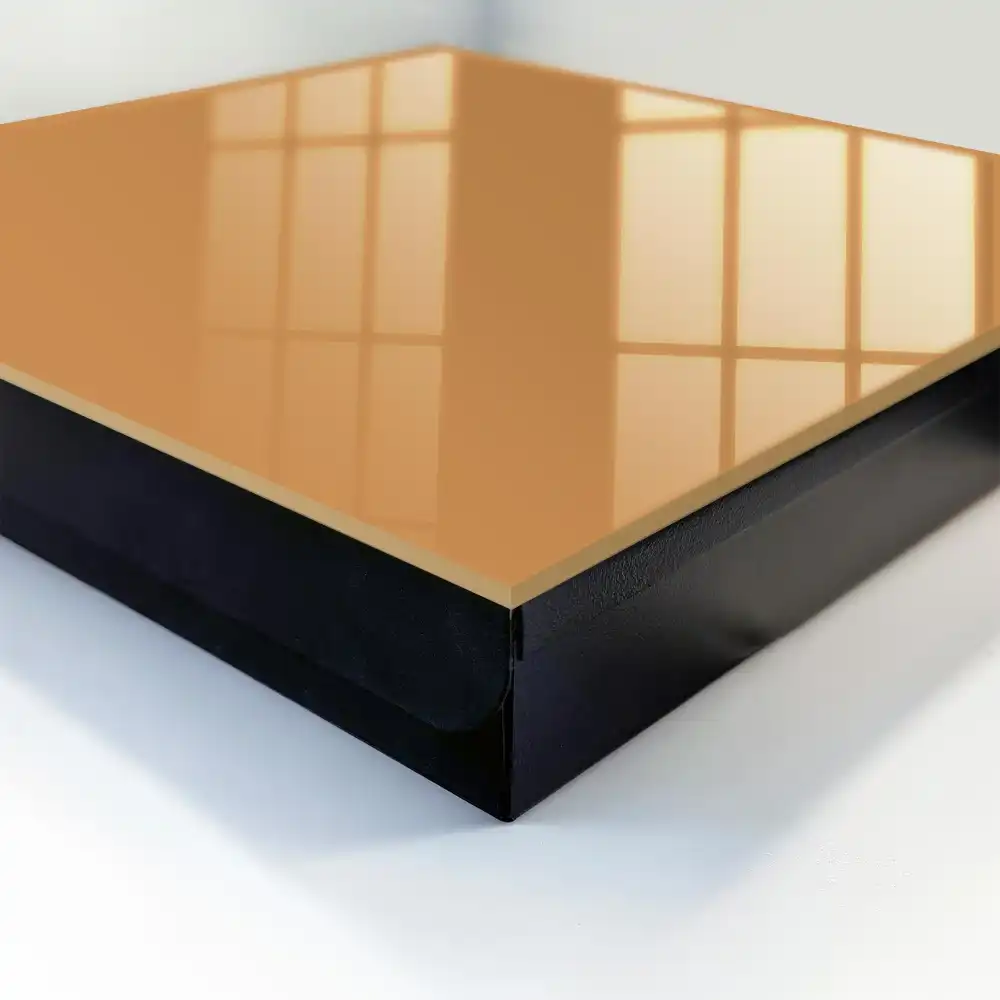 Nástěnná skříňka na klíče v oranžovém minimalistickém čtvercovém provedení