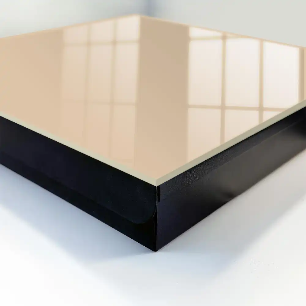 Elegantní box na klíče v teplém béžovém odstínu