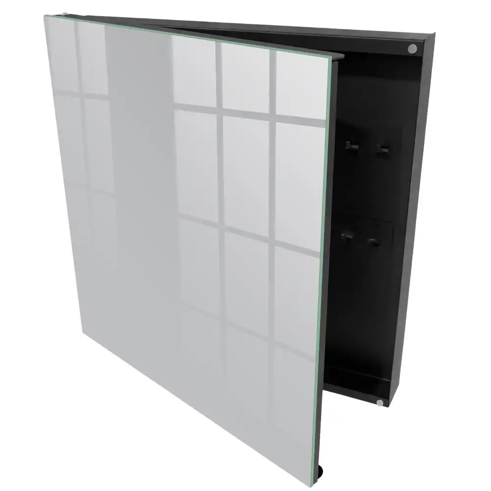 Minimalistický box na klíče s hladkým šedým pozadím