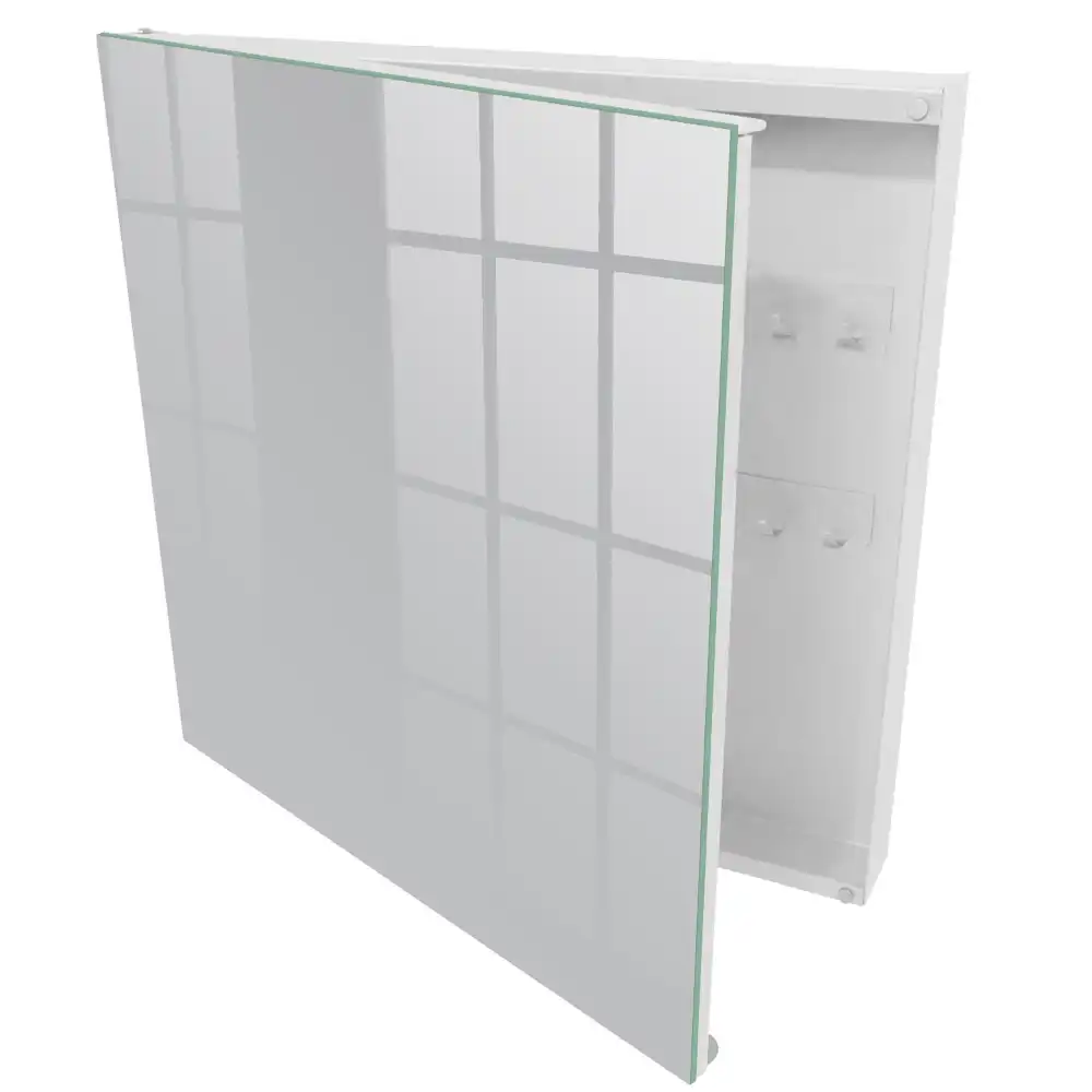 Minimalistický box na klíče s hladkým šedým pozadím