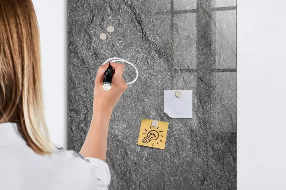 Magnetická kreslicí tabulka s texturou skály