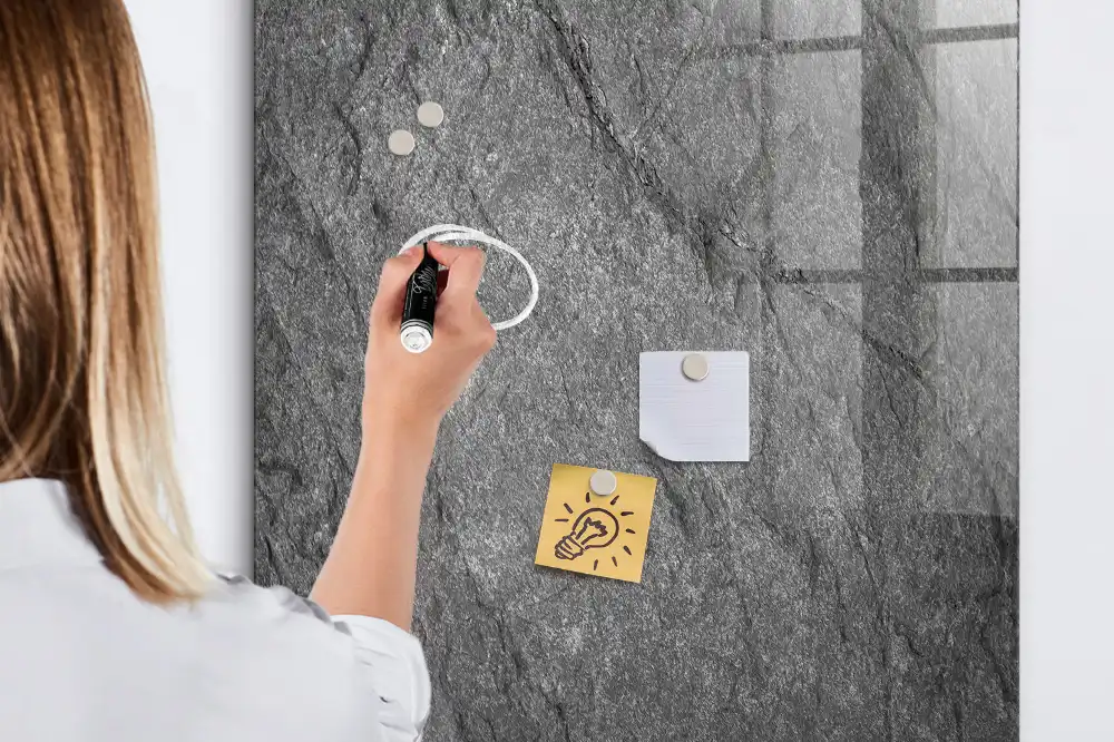 Magnetická kreslicí tabulka s texturou skály