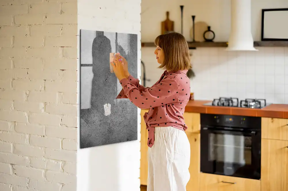 Magnetická popisovací tabule v designu surový beton