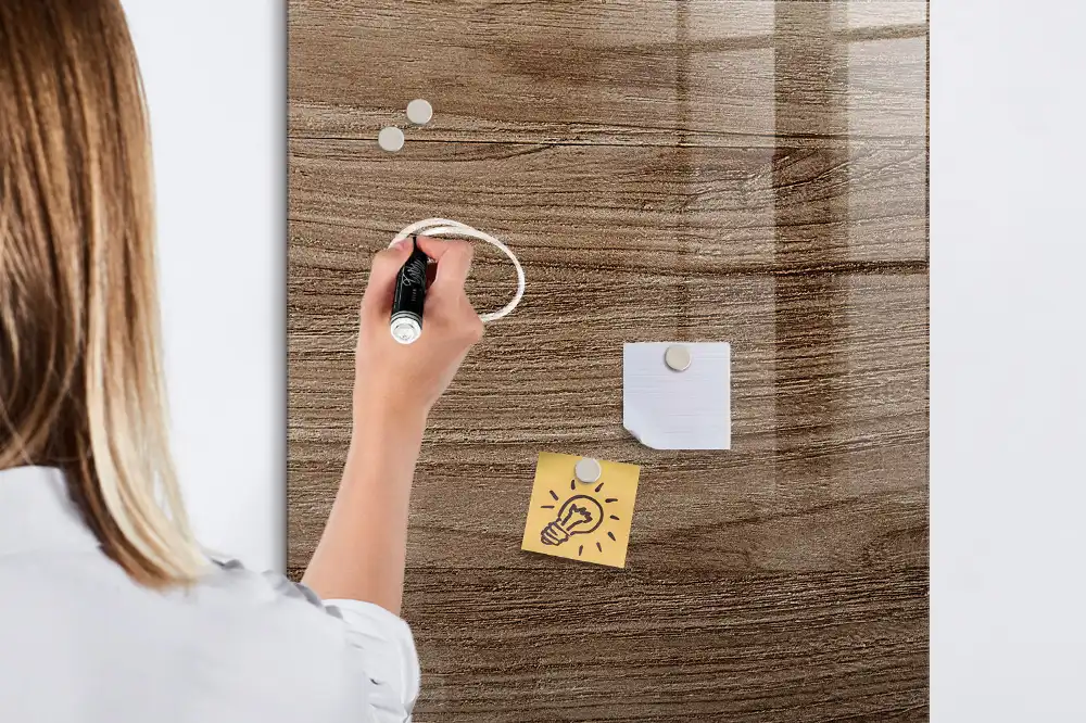 Magnetická popisovací tabule s dekorem dřeva