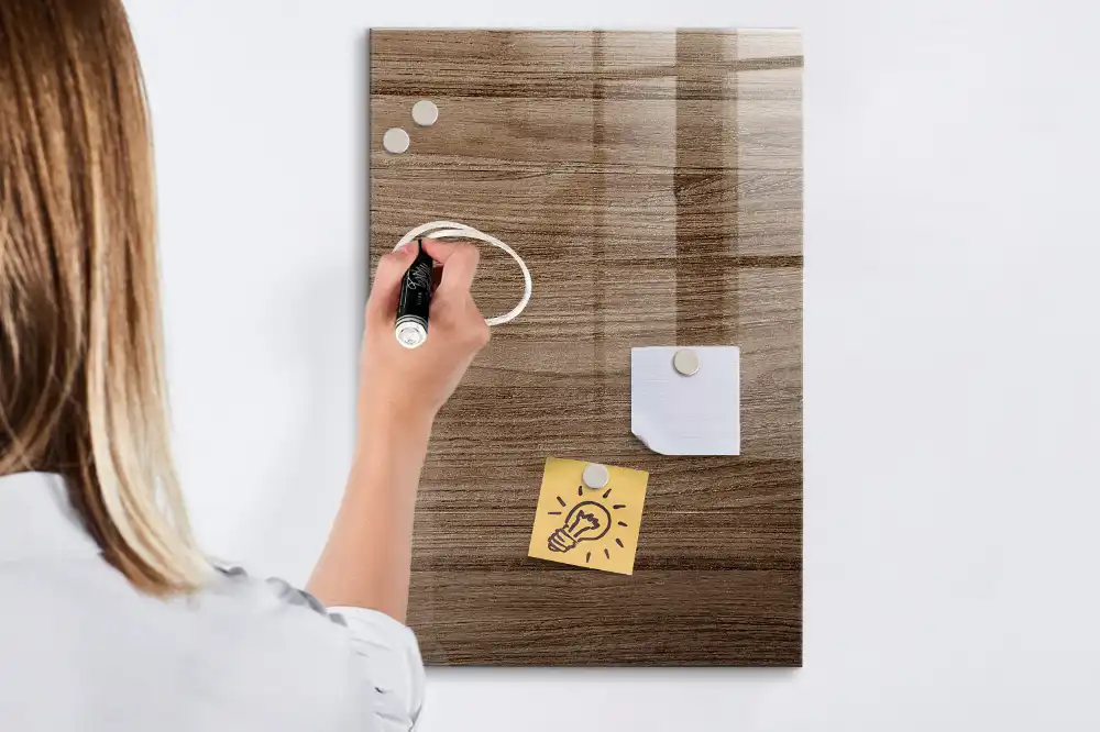 Magnetická popisovací tabule s dekorem dřeva