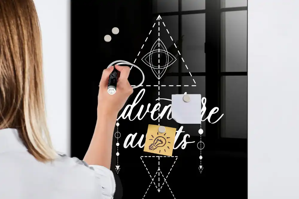 Magnetická popisovací tabule pro expedici