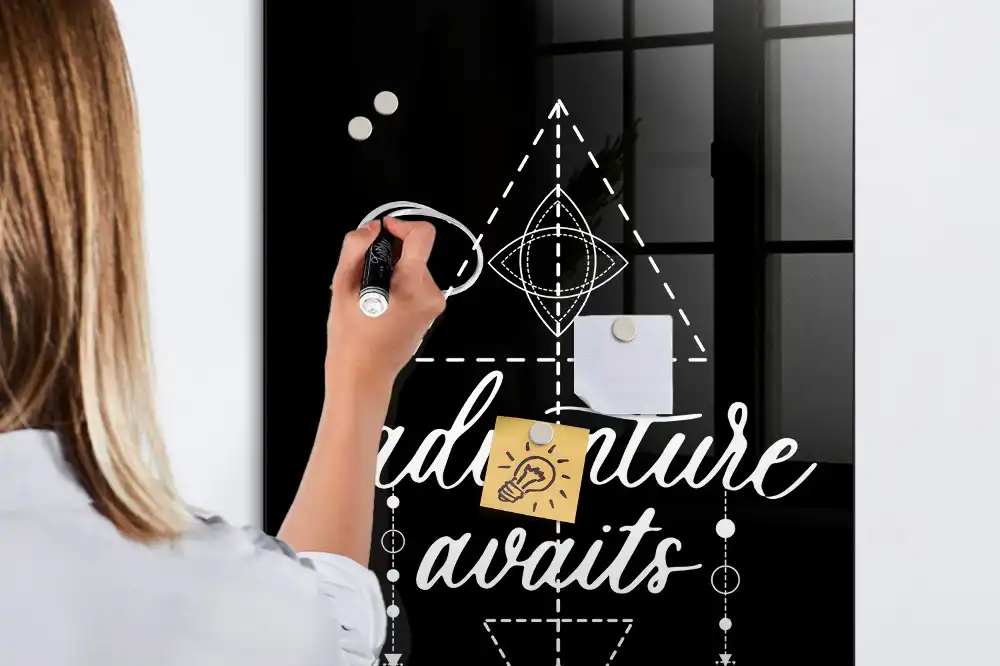 Magnetická popisovací tabule pro expedici