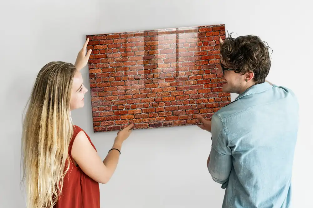 Magnetická psací tabule s motivem historické cihlové zdi