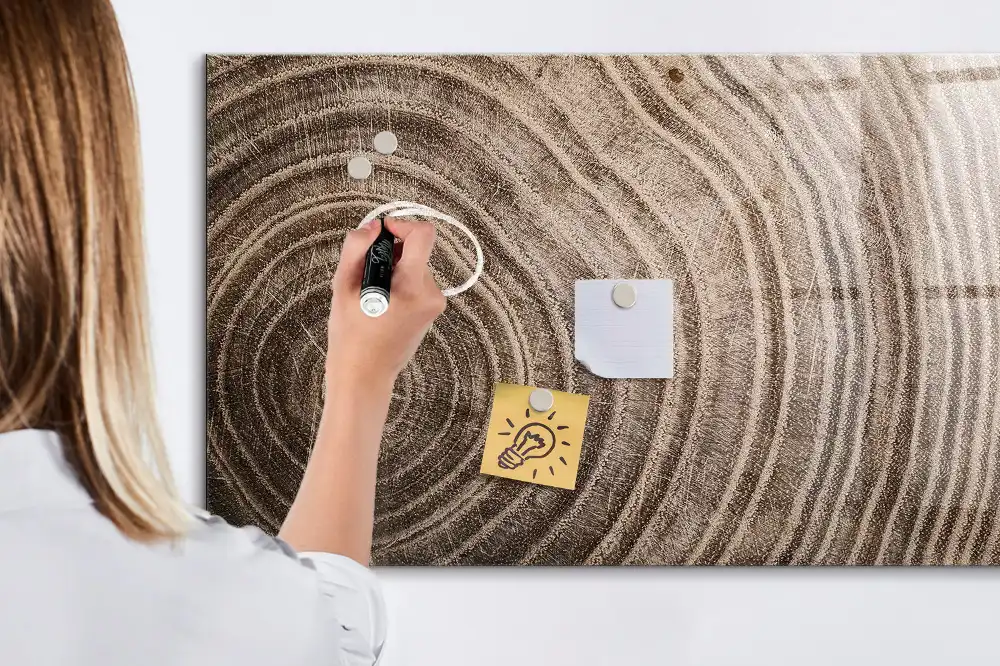 Magnetická kreslící tabule ve tvaru kmene